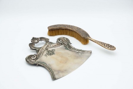 Apanha migalhas em prata recortada